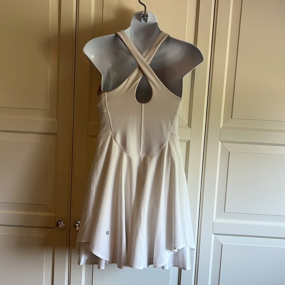 Lululemon "2022" Court Crush Dress
White Size 6 Tennis, Golfing, activewear - Picture 9 of 16